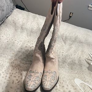 white and silver cowgirl boots, size 8.5, never worn!!!